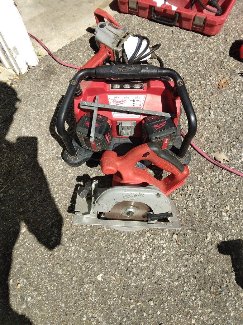 Milwaukee Multi Bay Charger And Hand Saw Package Obo