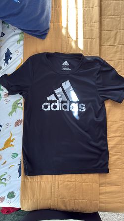 Boys Adidas shirt size 7