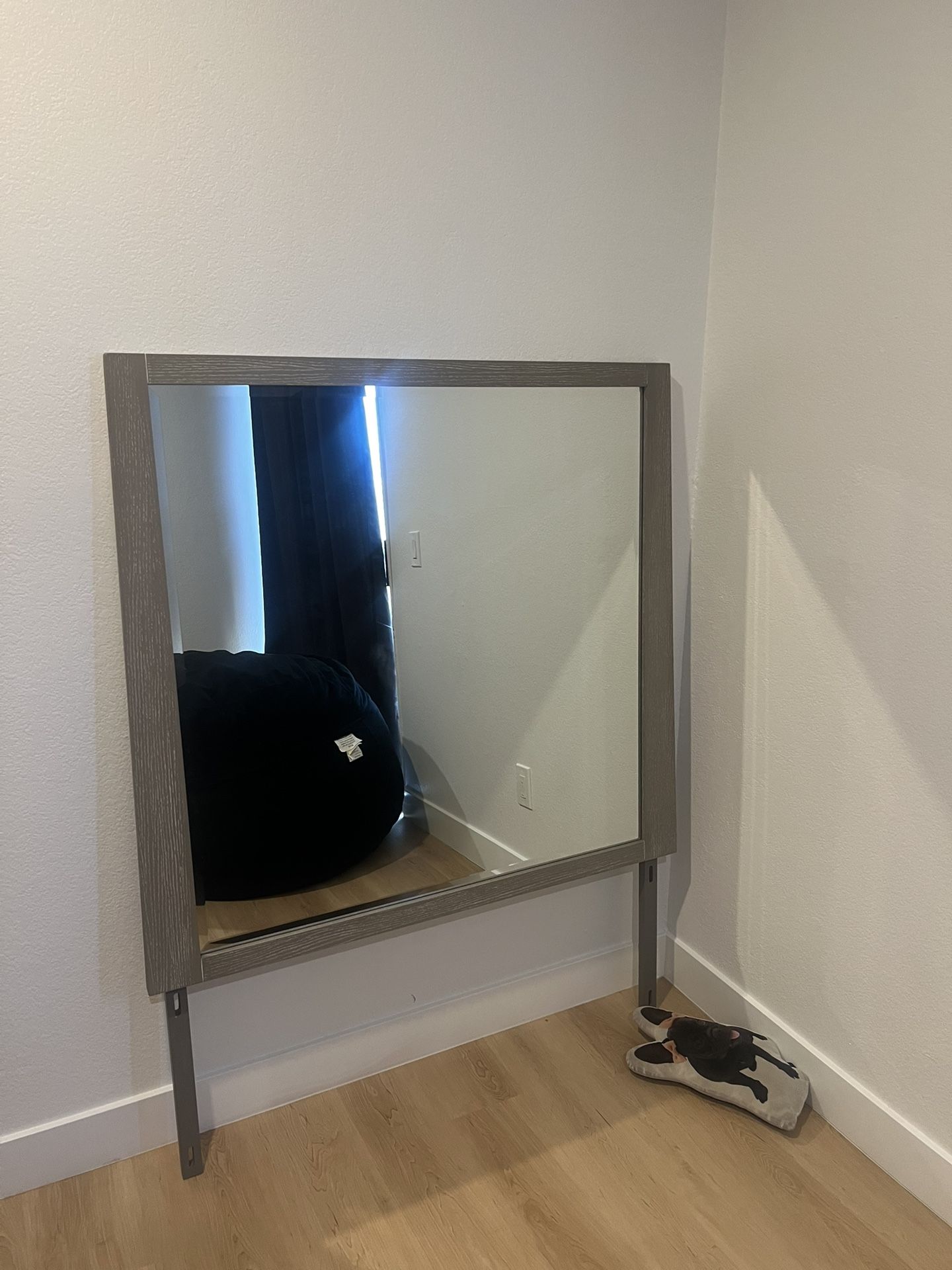 dresser mirror