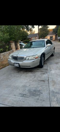 2007 Lincoln Town Car Full-Size Sedan
