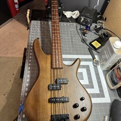 Ibanez Bass - Natural Finish