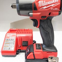 M18 Milwaukee FUEL - MID TORQUE 1/2" Impact Wrench Combo Kit 