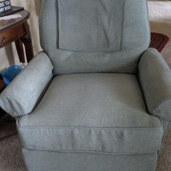 Swivel Recliner Like New. In The South Hills Of Pgh