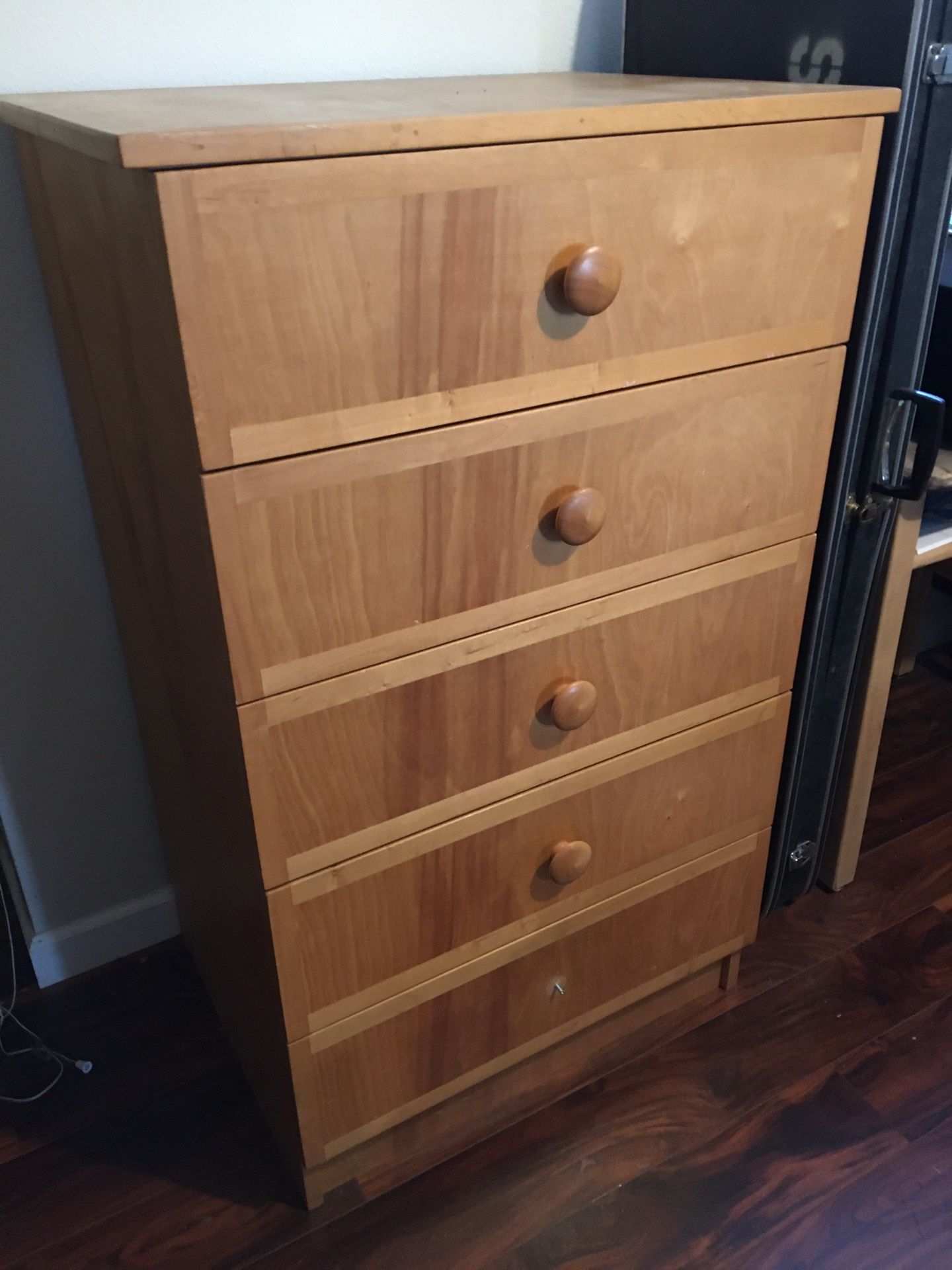 Dresser, solid wood