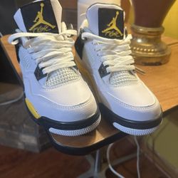 Jordan 4s