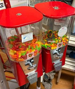 Oak Dual Head .25 gumball/candy vending machines