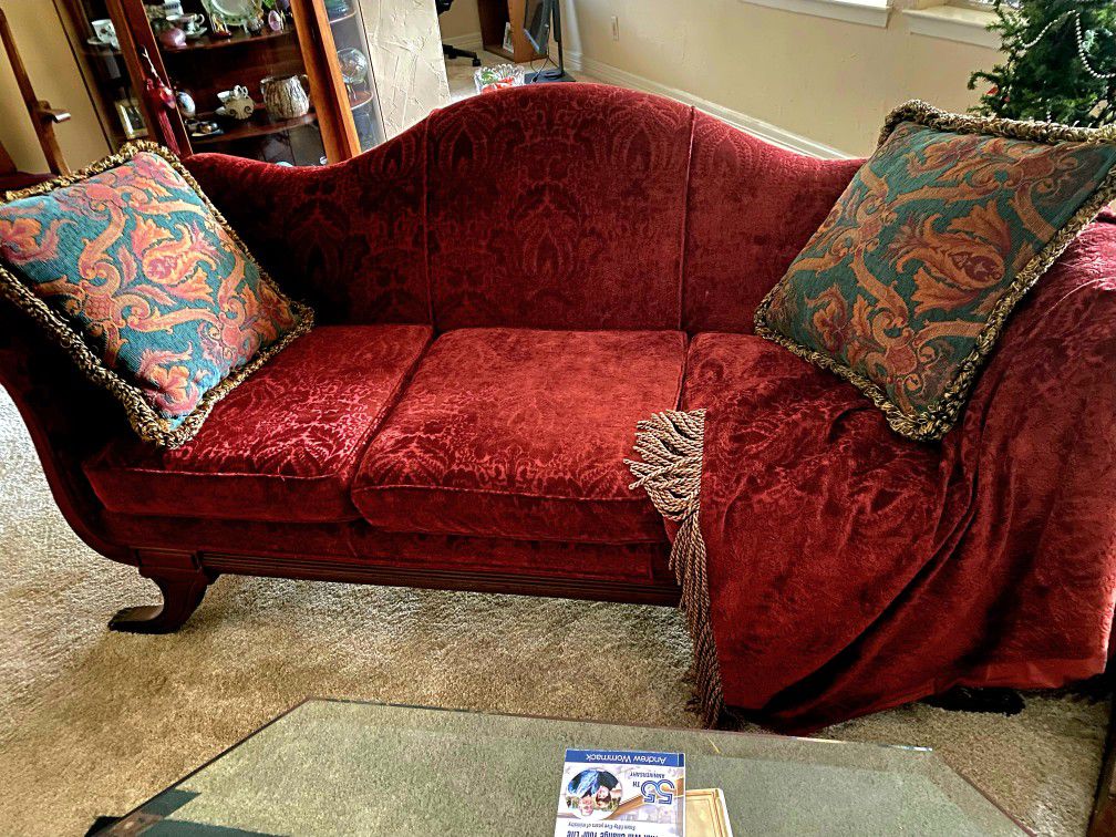 Beautiful Victorian Rich Red Velvet Closet Sofa / Couch With Throw Blanket And Pillows