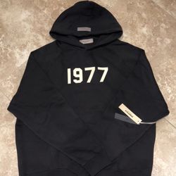 ESSENTIALS HOODIE