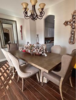 Bernhardt Dining table & 6 chairs NEW