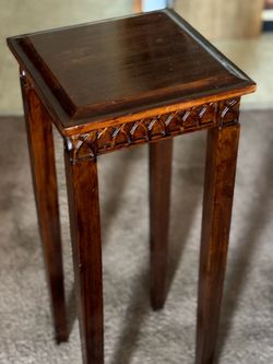 vintage Gothic Revival style mahogany plant stand