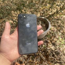 📱iPhone 8 64GB Factory Unlocked works great. Msg me for store address, we sell a lot of phones like this 📱