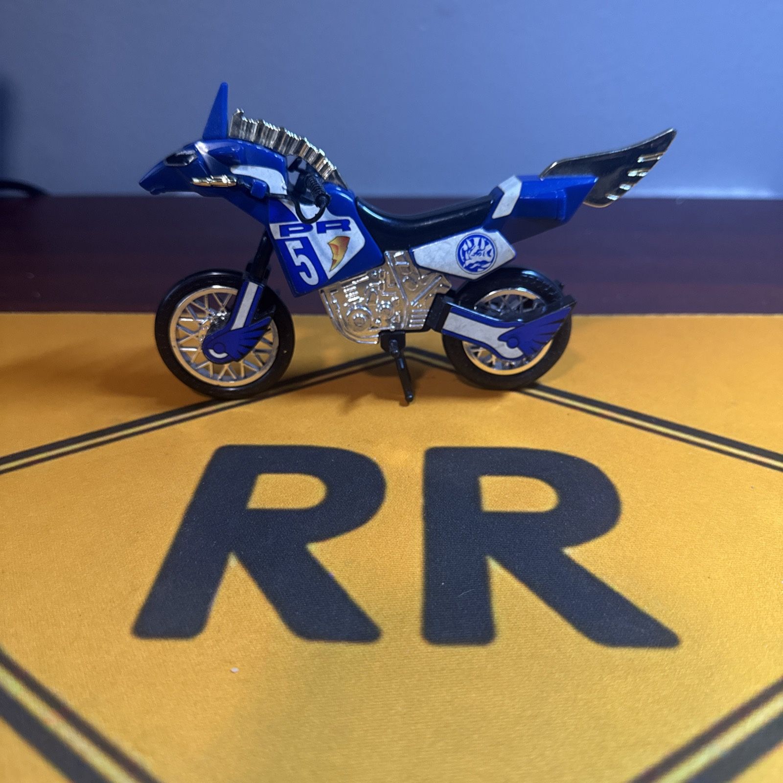 Vintage 1994 Bandai Mighty Morphin Power Rangers Blue Ranger Motorcycle 7"x4"