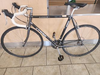 TREK CARBON FIBER 2300 REICING BIKE USED IN GREAT SHAPE $675