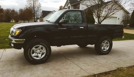 I'm selling my '01 Toyota Tacoma!