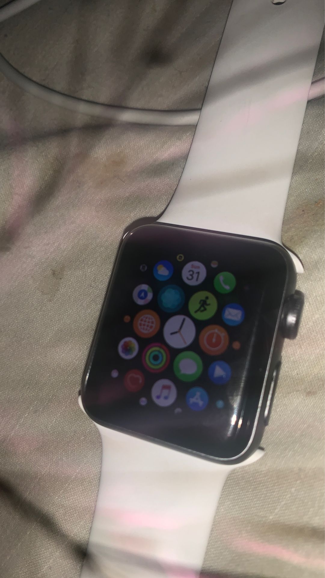 Apple Watch series 3 200$ obo