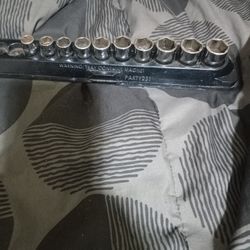 Snap-on Magnet Tray With Sockets