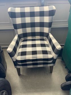 Black and whit chair new