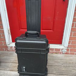 Pelican 1510 Rolling Carry On Hard Case