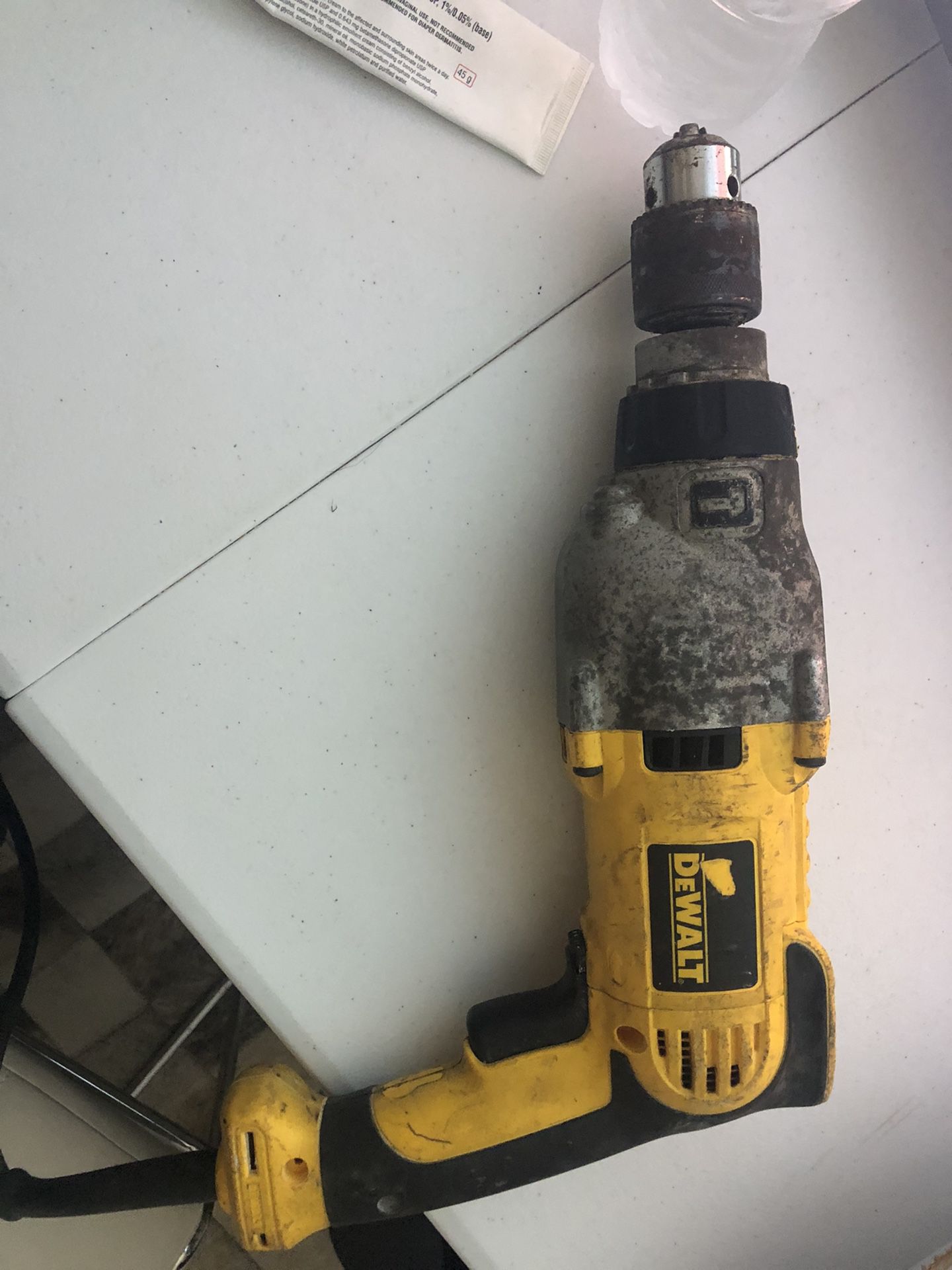 Drill Dewalt used but no working right now