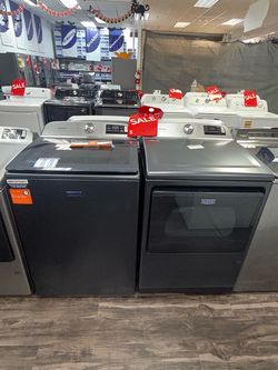 Maytag w/ Pet-Pro Top-Load Washer + Vented Gss Dryer (Midnight Steel - Set)
