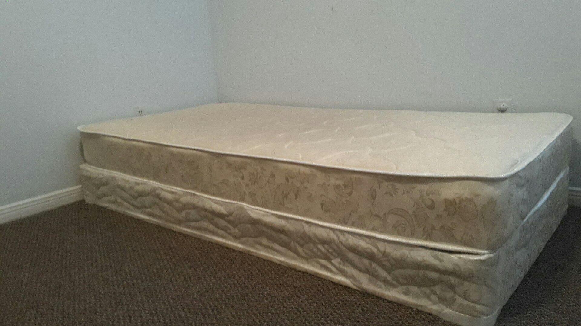 Mattress and mattress box