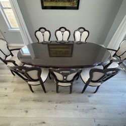 Dining Table Set w/ 8 Chairs – Great Condition