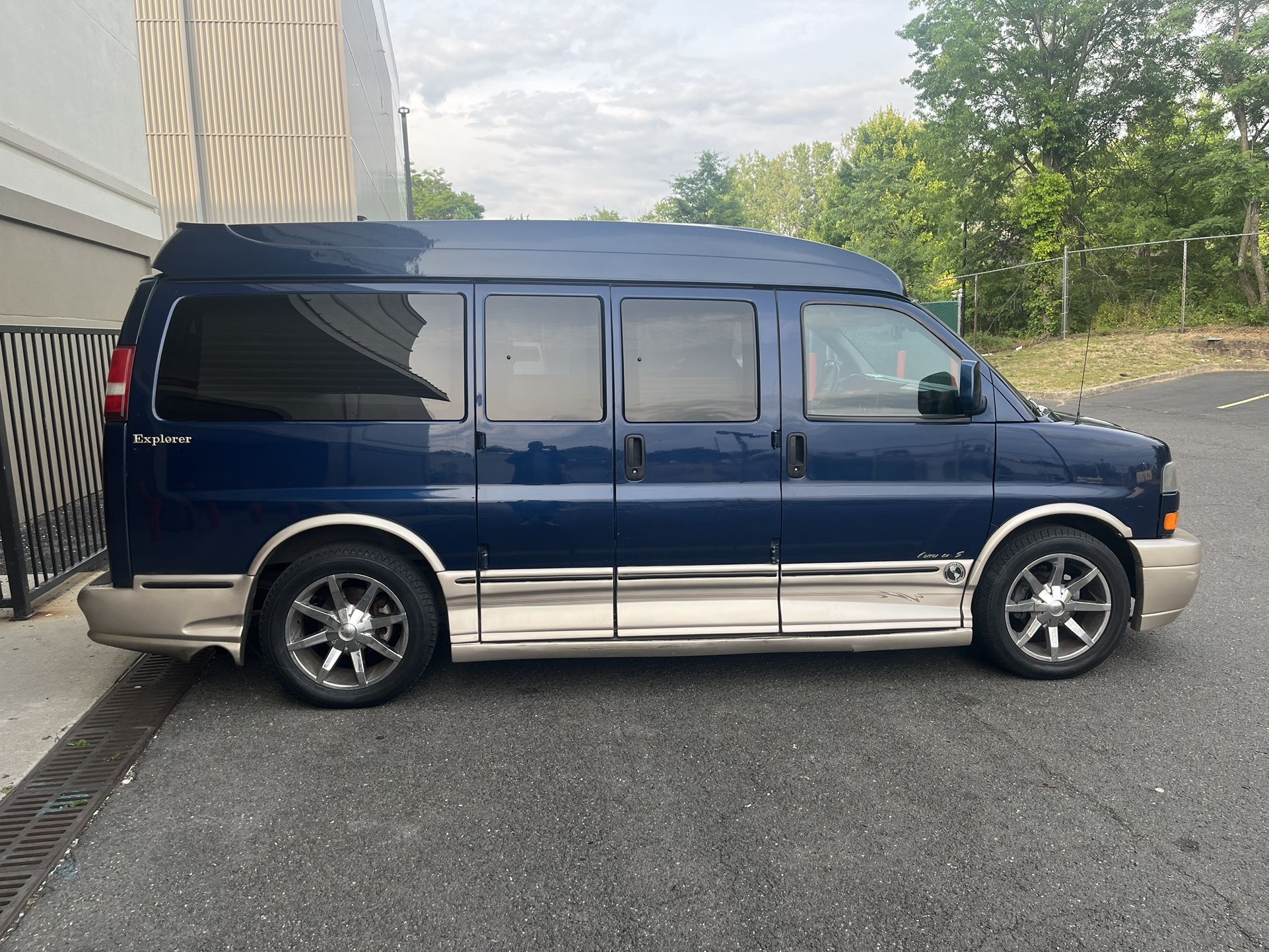 2003 GMC Savana for Sale in Bronx, NY - OfferUp