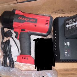 Snap-On 18 V 1/2" Drive MonsterLithium Cordless Impact Wrench Kit (Red)