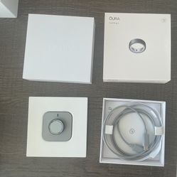 Oura Ring 4 – Stealth Color – Size 12 – Excellent Condition (Box & Charger Included) 