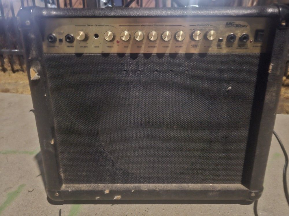 Marshall MG 30 DFX Series Amplifier.