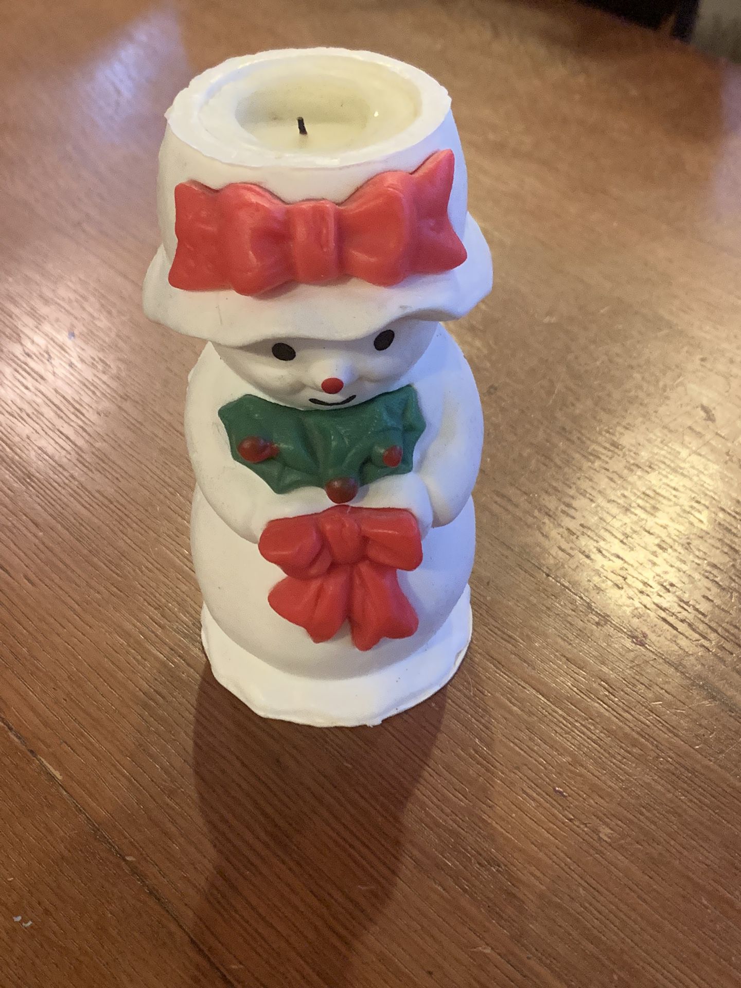 AVON MRS SNOWLIGHT Bayberry Fragrance Candle Christmas Snowman Decor 5.5” Tall