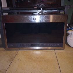 GE Microwave Oven