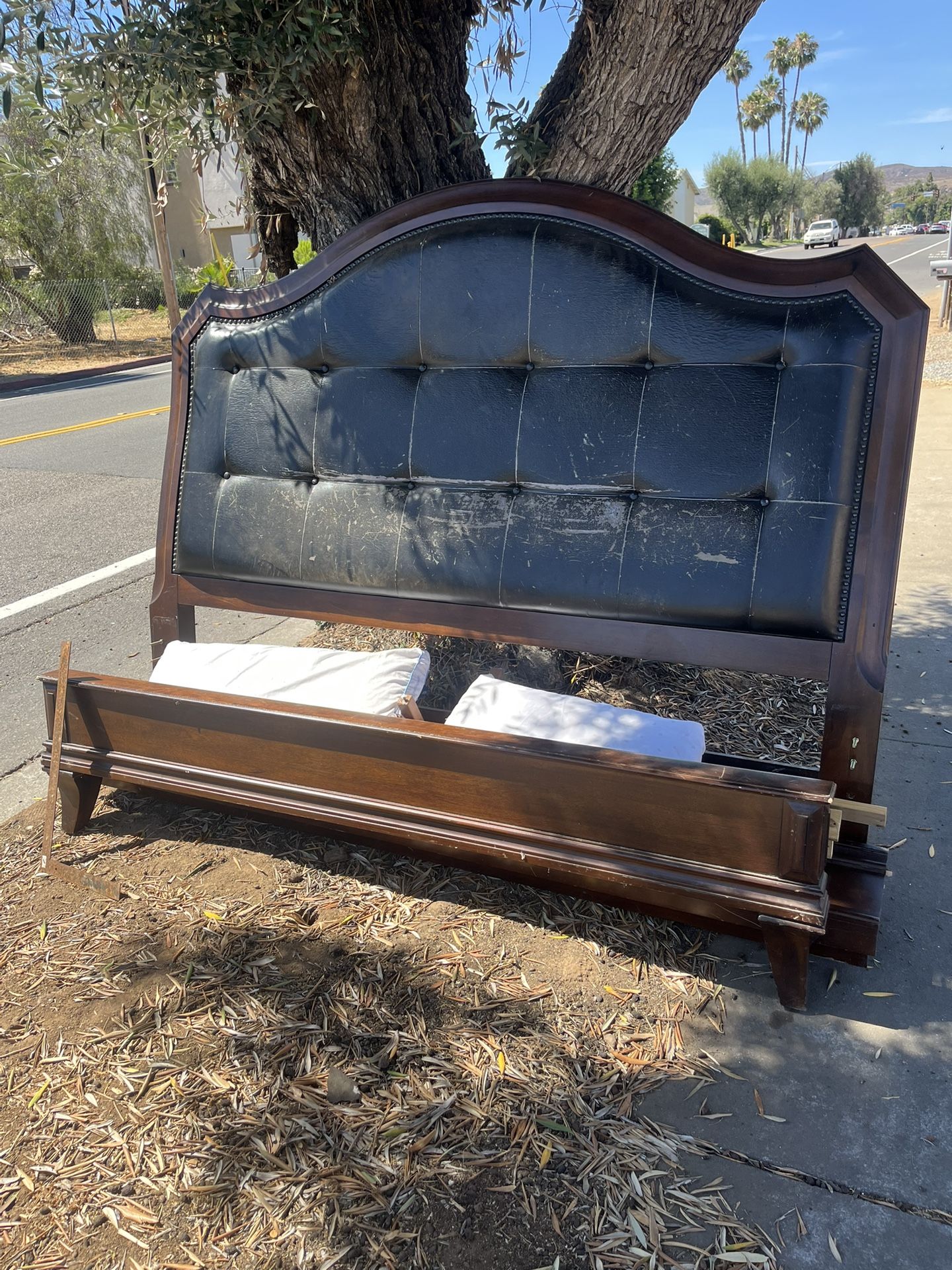 Free King Size Bed Frame And Box Springs 