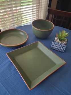 Casa Verde serving set ( platter, pasta bowl, salad/veg bowl)