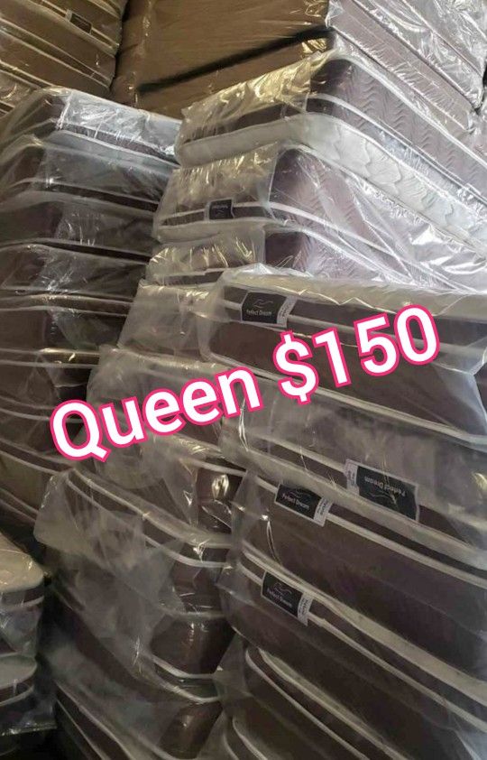 New Queen Plush Pillow Top/Colchones 