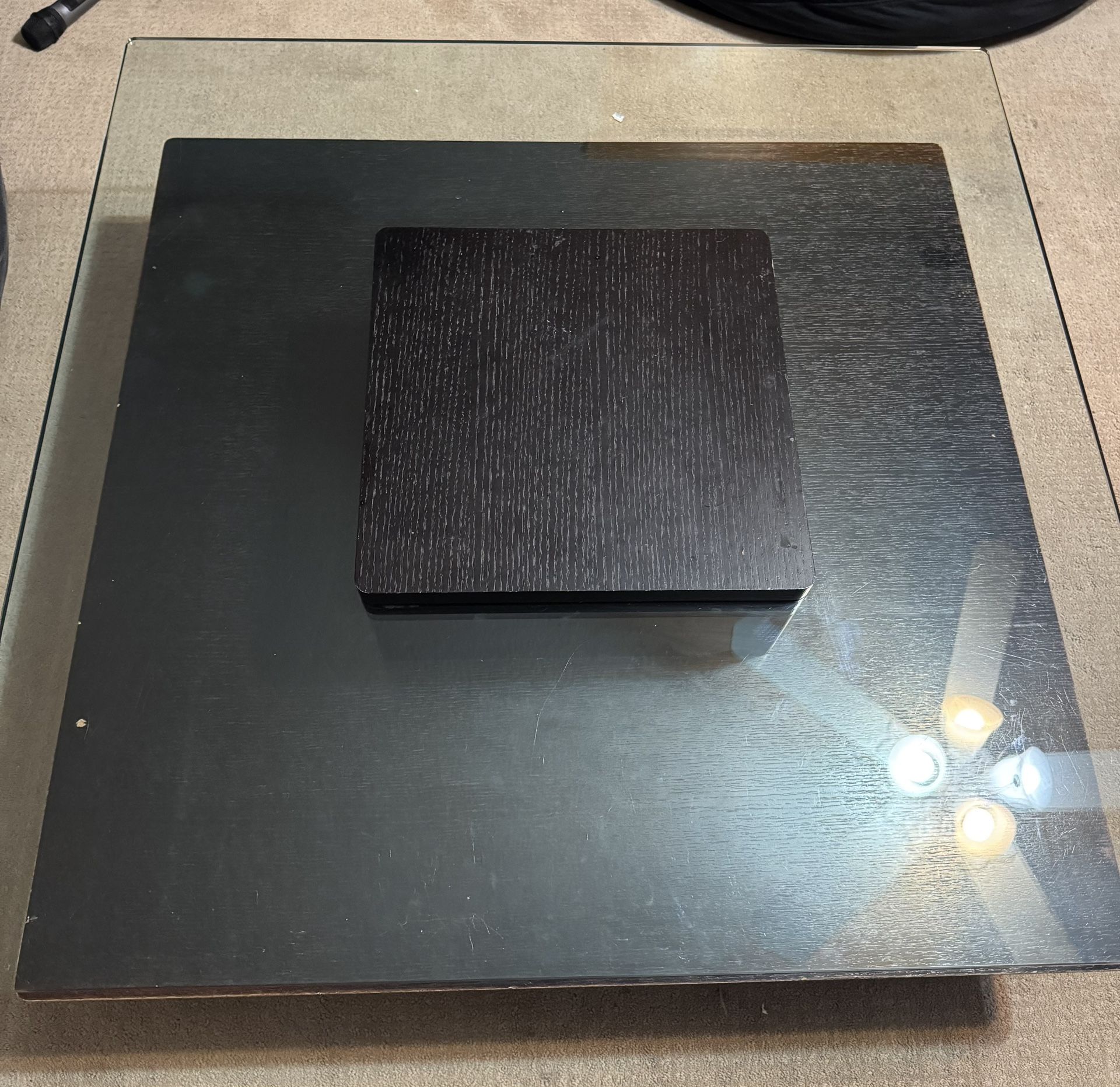 Free Coffee Table 39.5x39.5 Glass And Wood