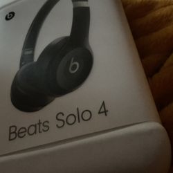 Beats Solo 4