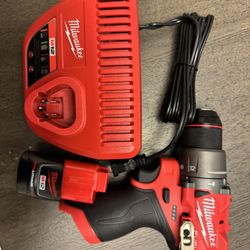 Milwaukee M12 Drill