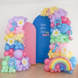Ms Rachel balloon arch 