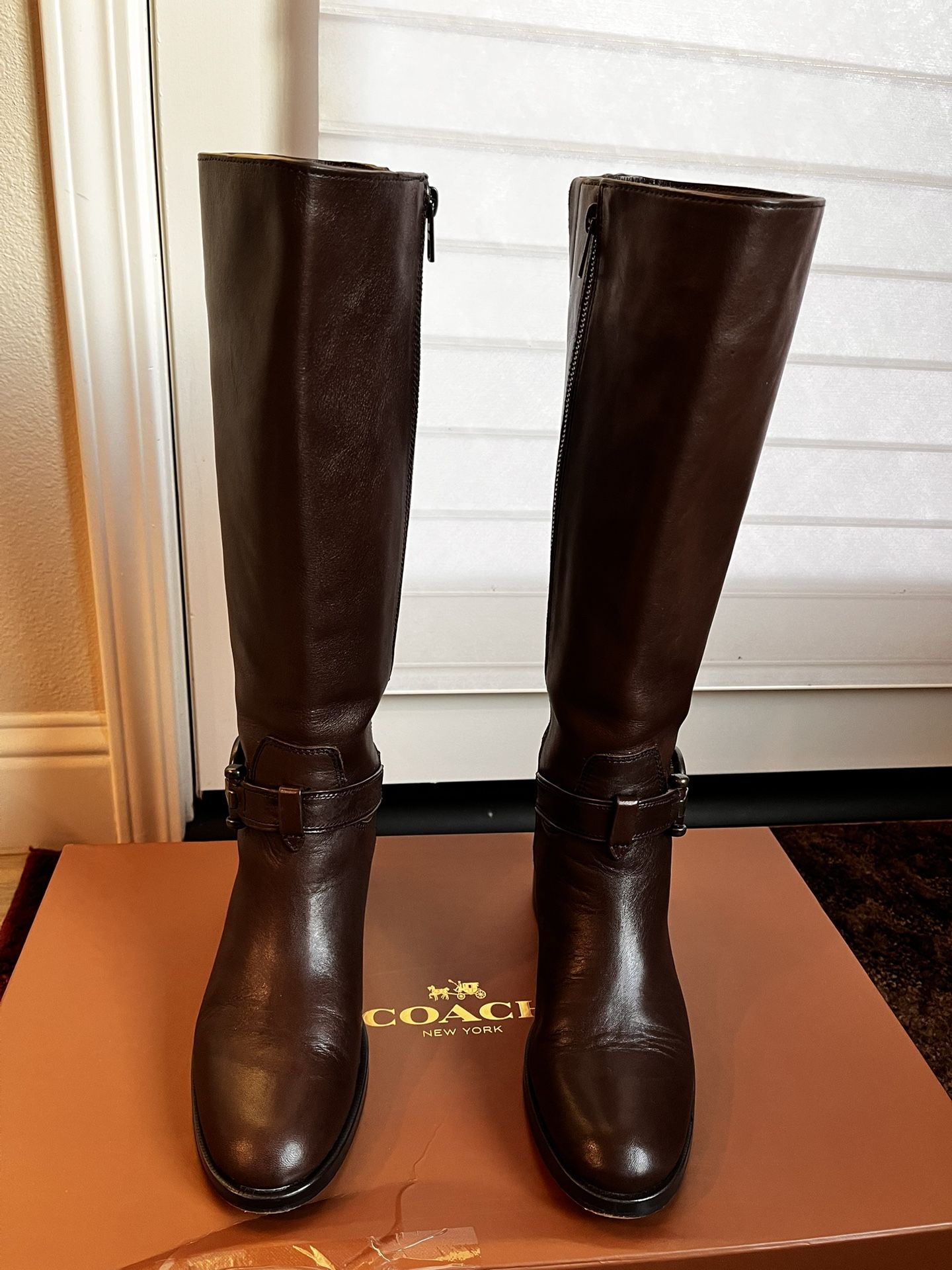 Coach 7.5 M Leather Boots