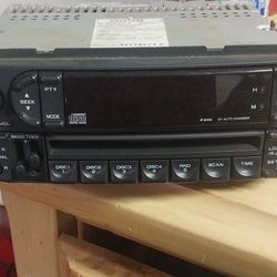 Car Stereo AM FM Radio 4 Disc CD Player MR(contact info removed)-2005 Dodge Stratus Chrysler Sebring