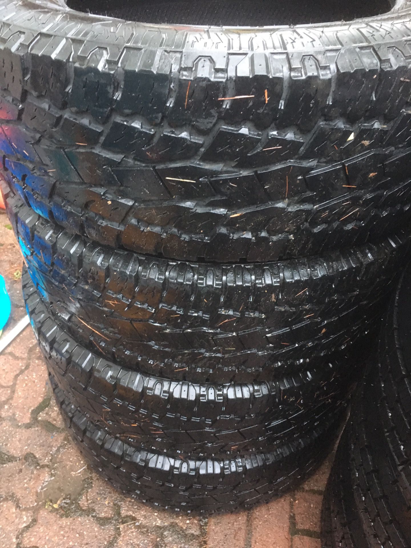 4 used tires toyo LT275/65R20