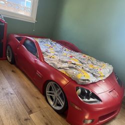Corvette Bed And drawer Set 
