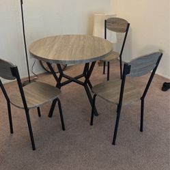 Table With 3 Chairs 