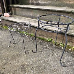 2 plant stands