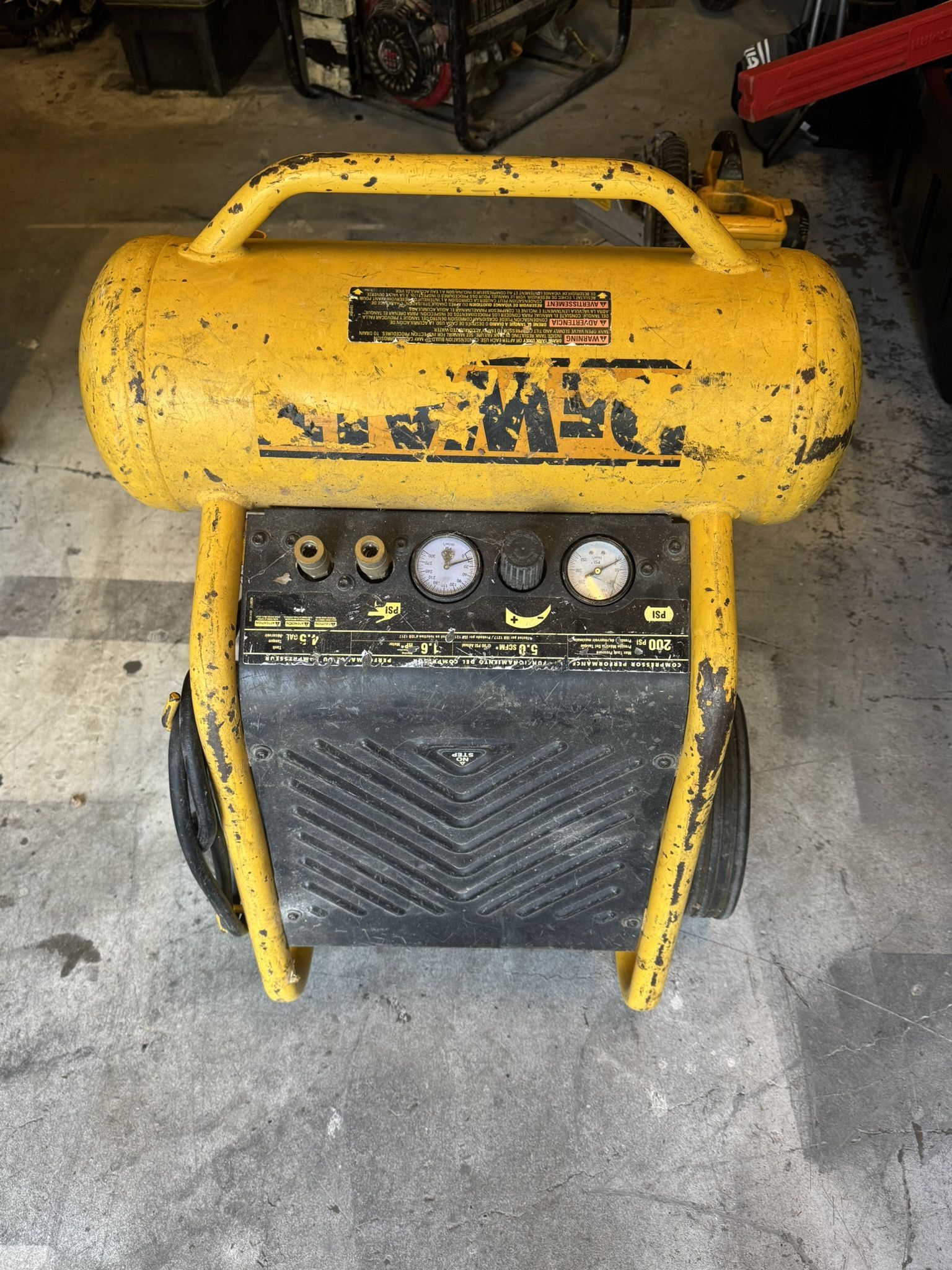 DEWALT Portable Air Compressor