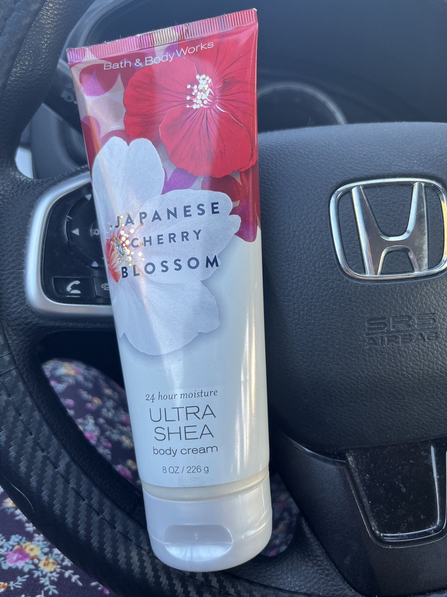 Bath And Bodyworks/japanesse Blossom 