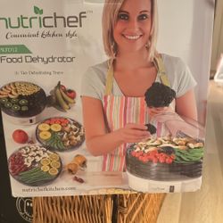 NutriChef Food Dehydrator (Model PKFD12) – Lightly Used