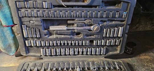 Used tools and sockets