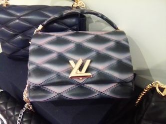 Go14 Louis Vuittons Preloved Moving sale!
